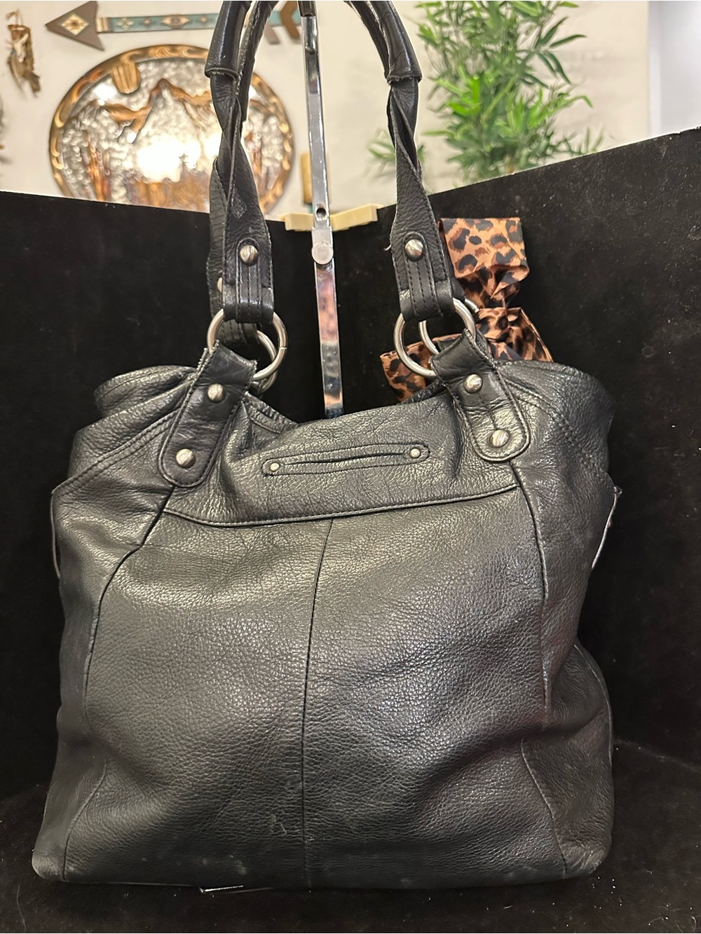 b. makowsky #230 Vintage Leather Black Shoulder Satchel with leopard interior - Picture 15 of 16